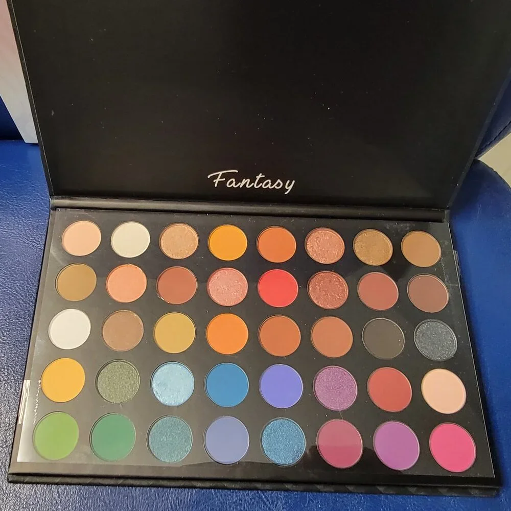 Ucanbe Fantasy Changeable Eyeshadow Palette NIB Gift
